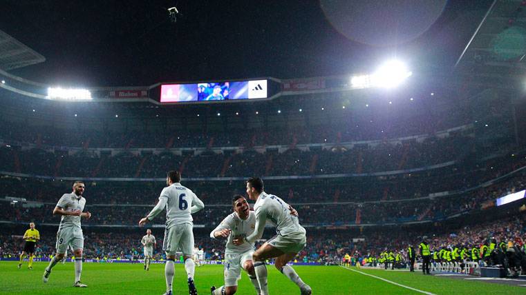 El Real Madrid, celebrando un gol en el Santiago Bernabéu
