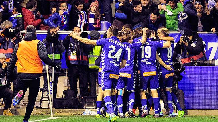 El Alavés celebra el gol de Edgar Méndez ante el Celta de Vigo