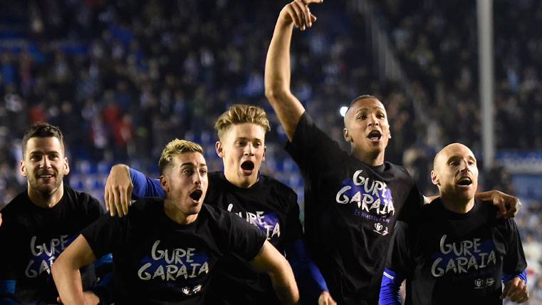 The Sportive Alavés, celebrating the pass to the final of Glass