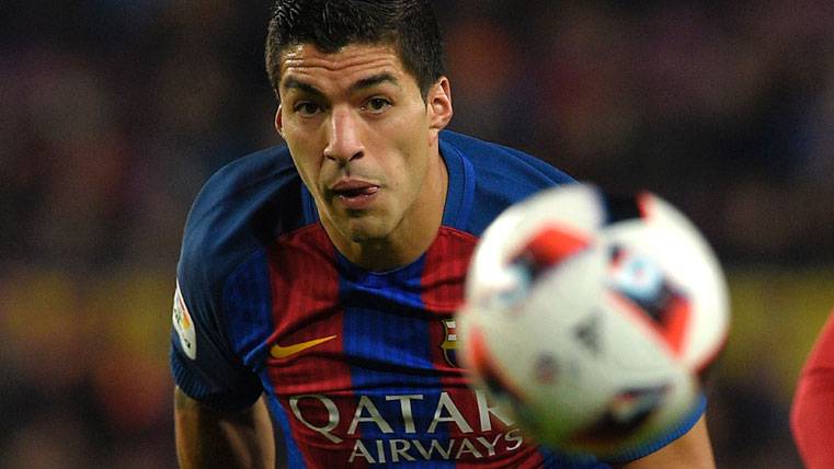 Luis Suárez, con la vista siempre fijada en el balón