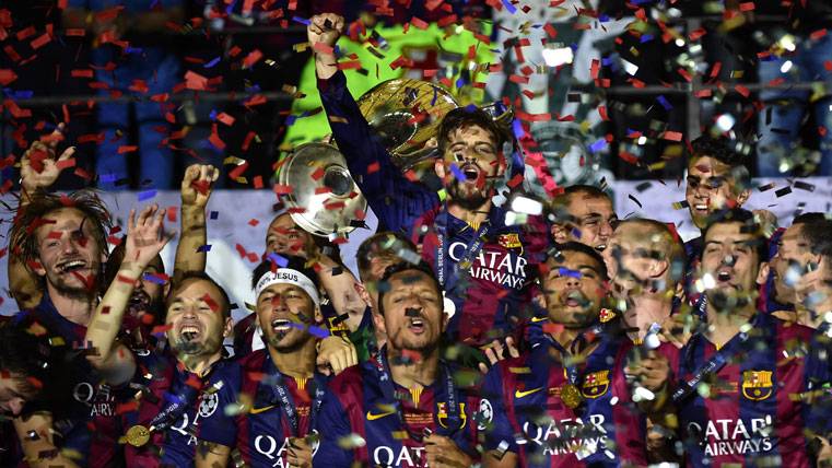 El FC Barcelona, celebrando la Champions 2014-15 de Berlín