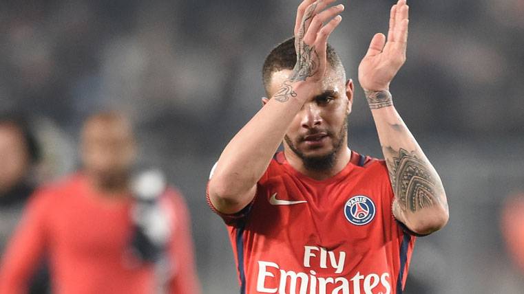 Layvin Kurzawa, after a party with Paris Saint-Germain