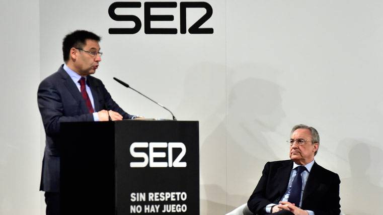 Josep Maria Bartomeu and Florentino Pérez, in an act of the Chain BE