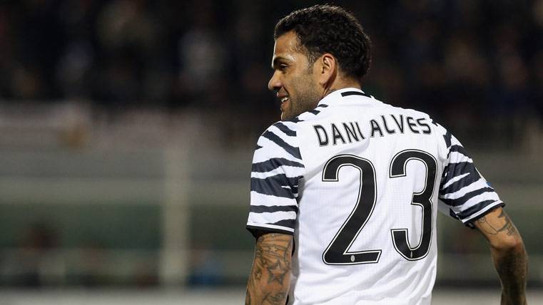 Dani Alves, during a party with the Juventus this season