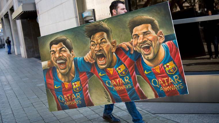 Leo Messi, Neymar y Luis Suárez, en un cuadro en París