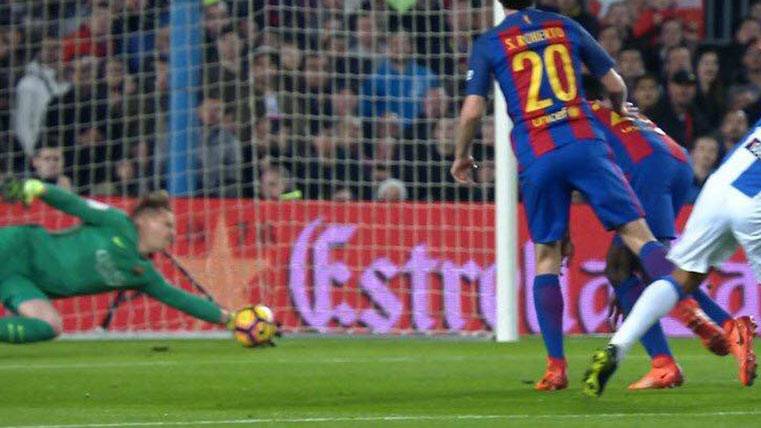 Paradón Of Ter Stegen in front of the kick of The Zhar
