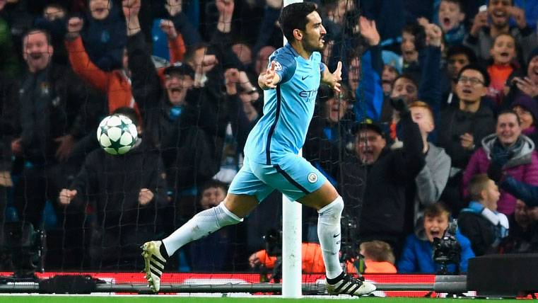 Ilkay Gündogan Annotated one of the goals of the Manchester City on the FC Barcelona