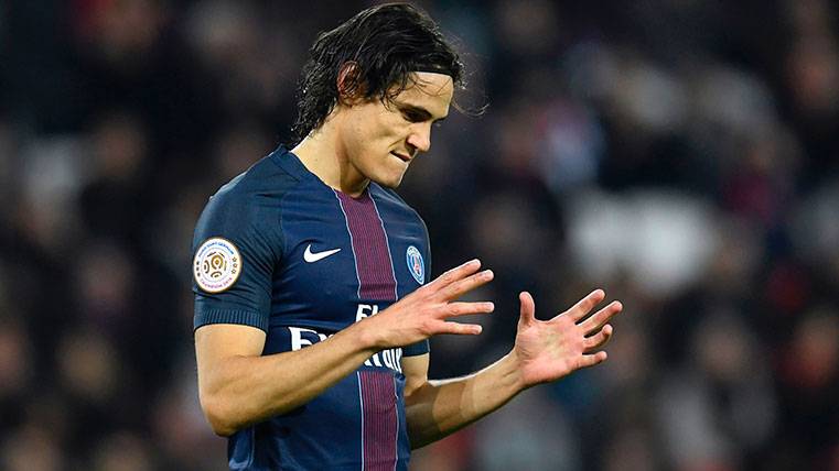 Edison Cavani Curses  after failing an occasion in the PSG-Toulouse