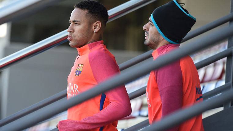Neymar Jr y Luis Suárez, saliendo a entrenar con el FC Barcelona