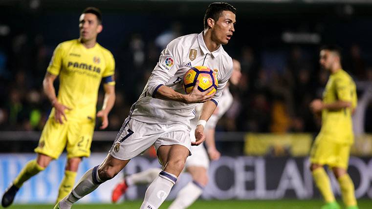 Cristiano Ronaldo, tras marcar de penalti con el Real Madrid en Villarreal