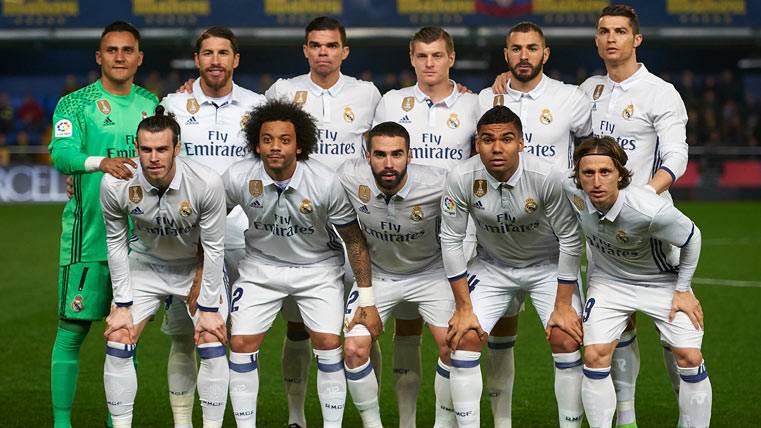Alignment of the Real Madrid before playing against the Villarreal