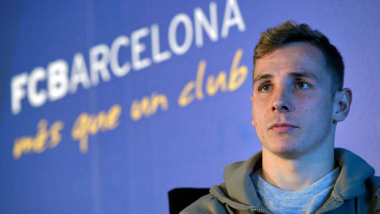 Lucas Digne, durante un acto con el FC Barcelona