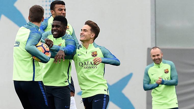 Sonrisas en el entrenamiento del FC Barcelona