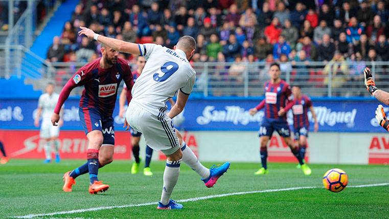 Benzema, ready to annotate the first goal of the Madrid in front of the Eibar