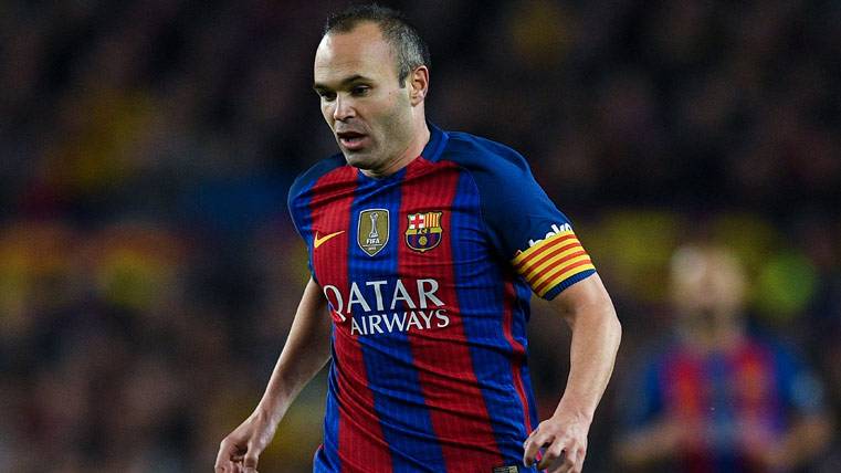 Andrés Iniesta, during a party like captain of the Barça