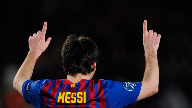 Leo Messi, celebrating one of the five goals to the Leverkusen in the Camp Nou