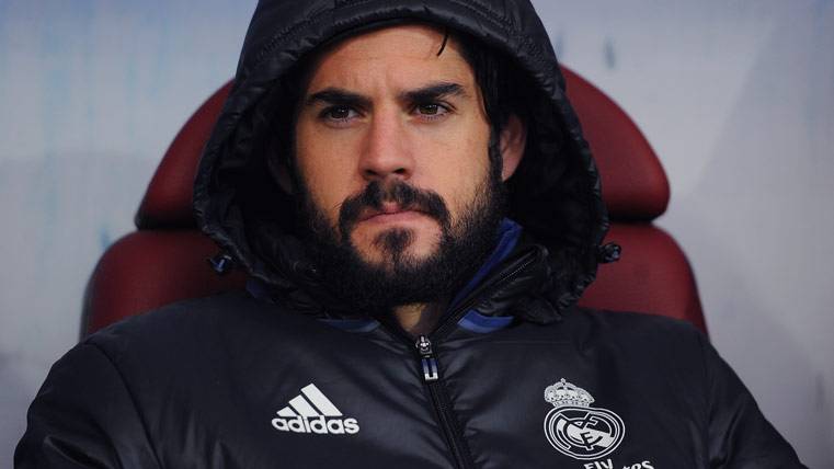 Isco Alarcón, in the bench during a party of the Real Madrid