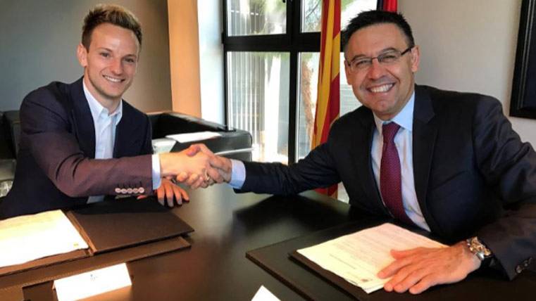 Ivan Rakitic, just after signing new agreement with the Barça