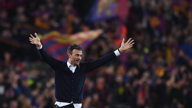 Luis Enrique celebra ante la afición del Barça la remontada frente al PSG
