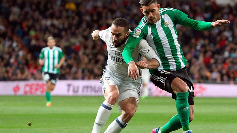 Carvajal Carries  by in front to Sanabria inside the area of the Real Madrid