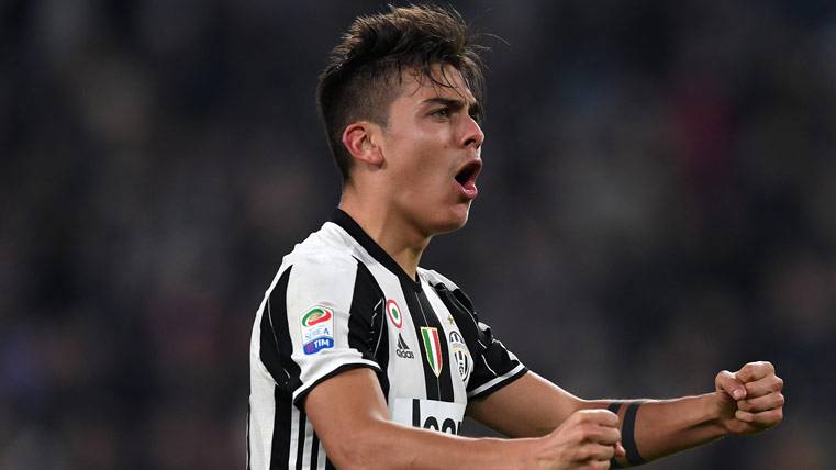Paulo Dybala, celebrating a goal achieved with the Juventus