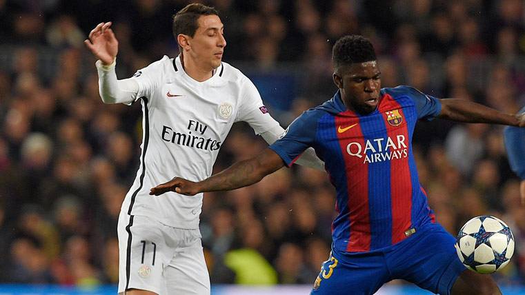 Ángel Di María, lidiando por un balón con Samuel Umtiti