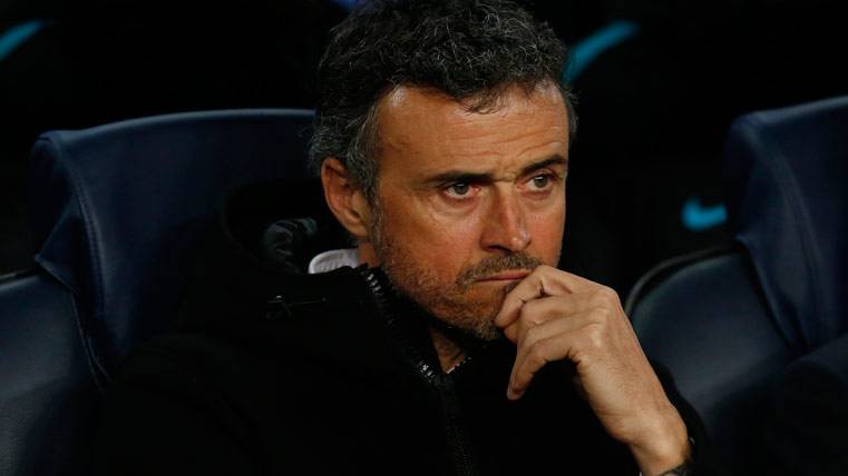 Luis Enrique, en el banquillo del FC Barcelona