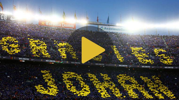 Johan Cruyff, homenajeado en el Camp Nou durante un Clásico