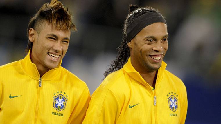 Neymar llegó a coincidir con Ronaldinho en la selección de Brasil