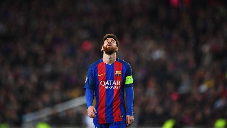 Leo Messi, lamentándose tras una ocasión de gol fallada