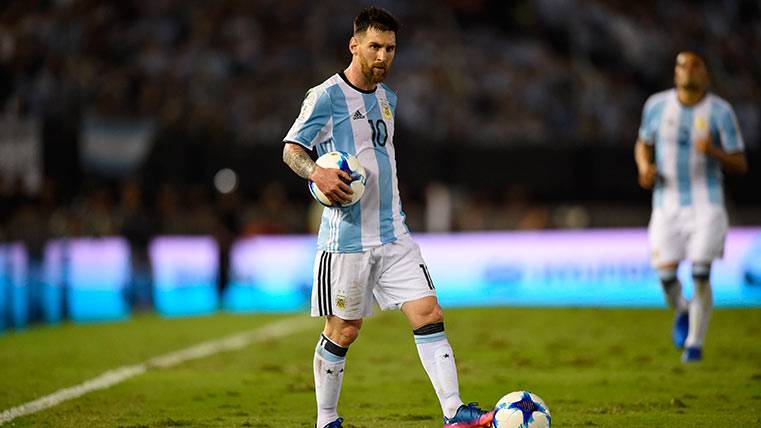 Leo Messi in an action during the Argentina-Chile