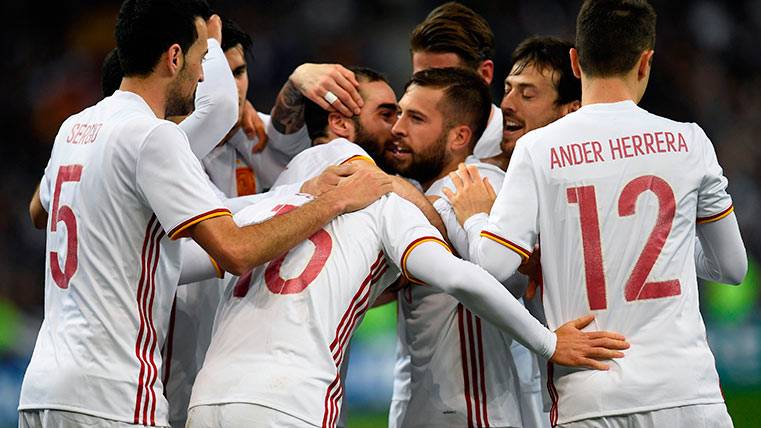 España celebra uno de los goles a Francia