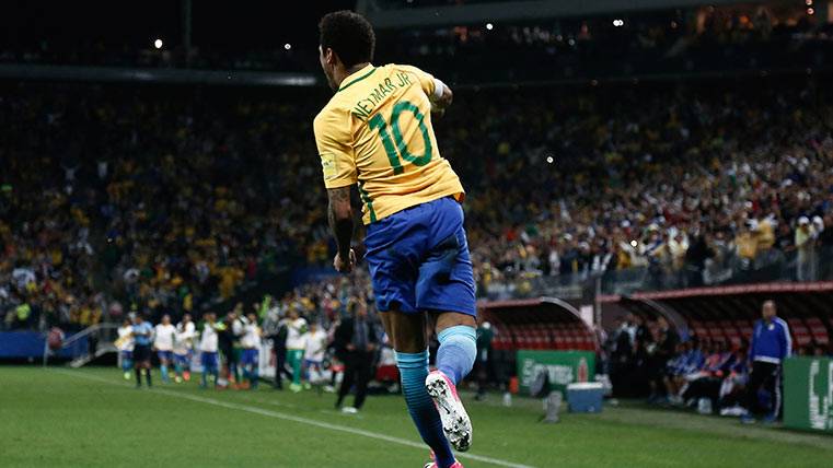 Neymar igualó a Pelé con 52 goles con Brasil a su misma edad