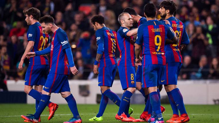 The FC Barcelona, celebrating a goal annotated to Valencia in the Camp Nou