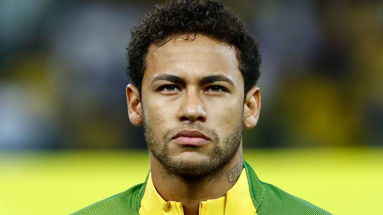 Neymar Jr, antes del partido de Brasil contra Paraguay