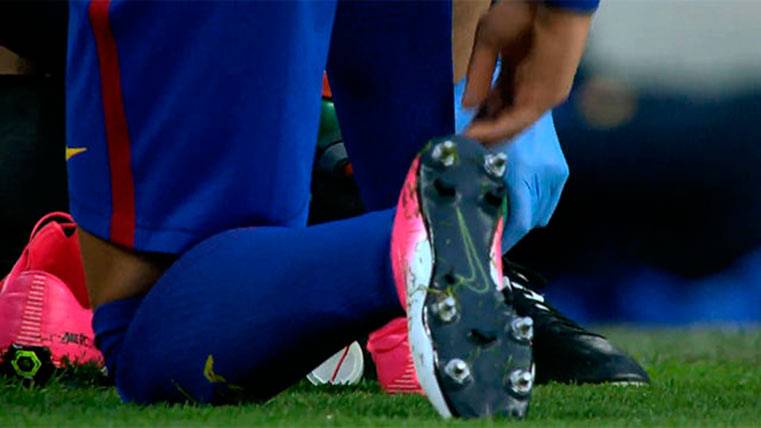 More problems of Neymar Júnior with his boots