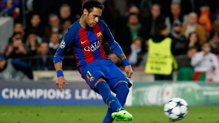 Neymar Jr, durante un partido con el FC Barcelona en el Camp Nou