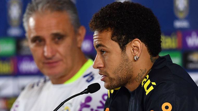 Tite And Neymar Jr, in a press conference of Brazil