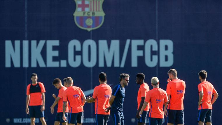 El FC Barcelona, entrenándose en la Ciutat Esportiva Joan Gamper