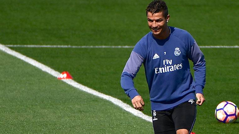 Cristiano Ronaldo, en un entrenamiento con el Real Madrid