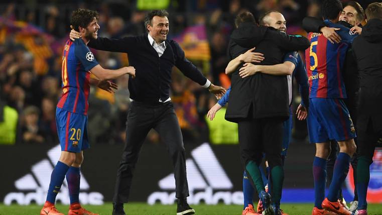 Luis Enrique, celebrating with his players the traced back to the PSG