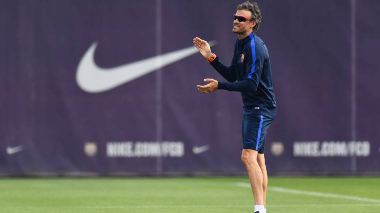 Luis Enrique, during the train of this Tuesday in the Ciutat Esportiva