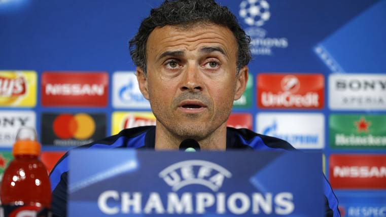 Luis Enrique, appearing in press conference with the FC Barcelona