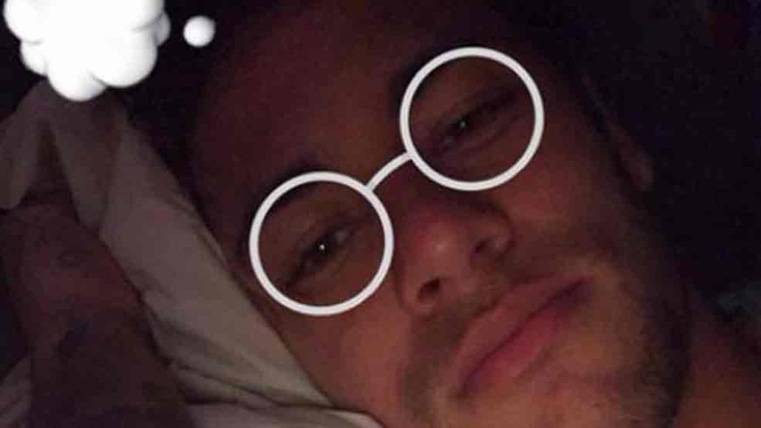 Neymar Jr, before going  to sleep to rest against the Juventus