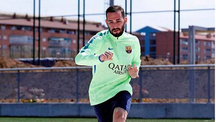 Aleix Vidal went back to touch balloon in the FC Barcelona