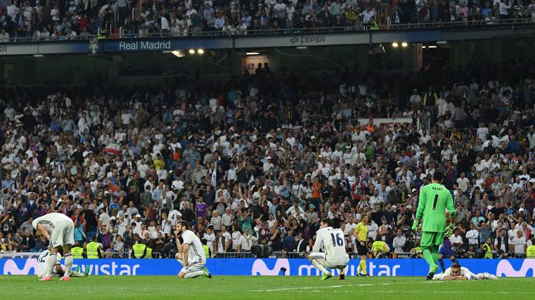 El Real Madrid, hundido tras el gol de la victoria de Leo Messi
