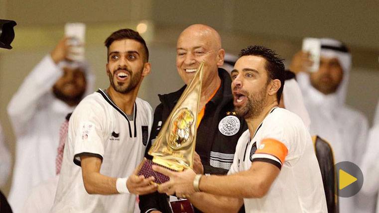 Xavi Hernández celebra con Al-Sadd su primera Copa de Qatar