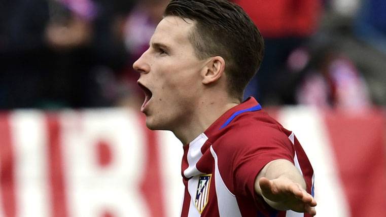 Kevin Gameiro, celebrating a marked goal with the Athletic