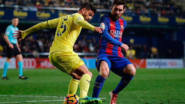 The hard battle between Leo Messi and Musacchio in the Villarreal-Barça