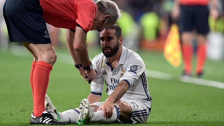 Dani Carvajal, lesionado during the Real Madrid-Athletic of Madrid